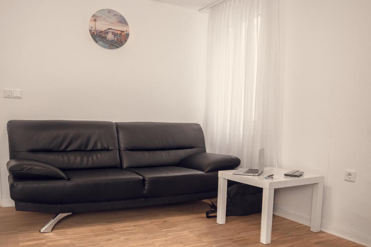 Altstadt Apartment Alisa Düsseldorf Buitenkant foto